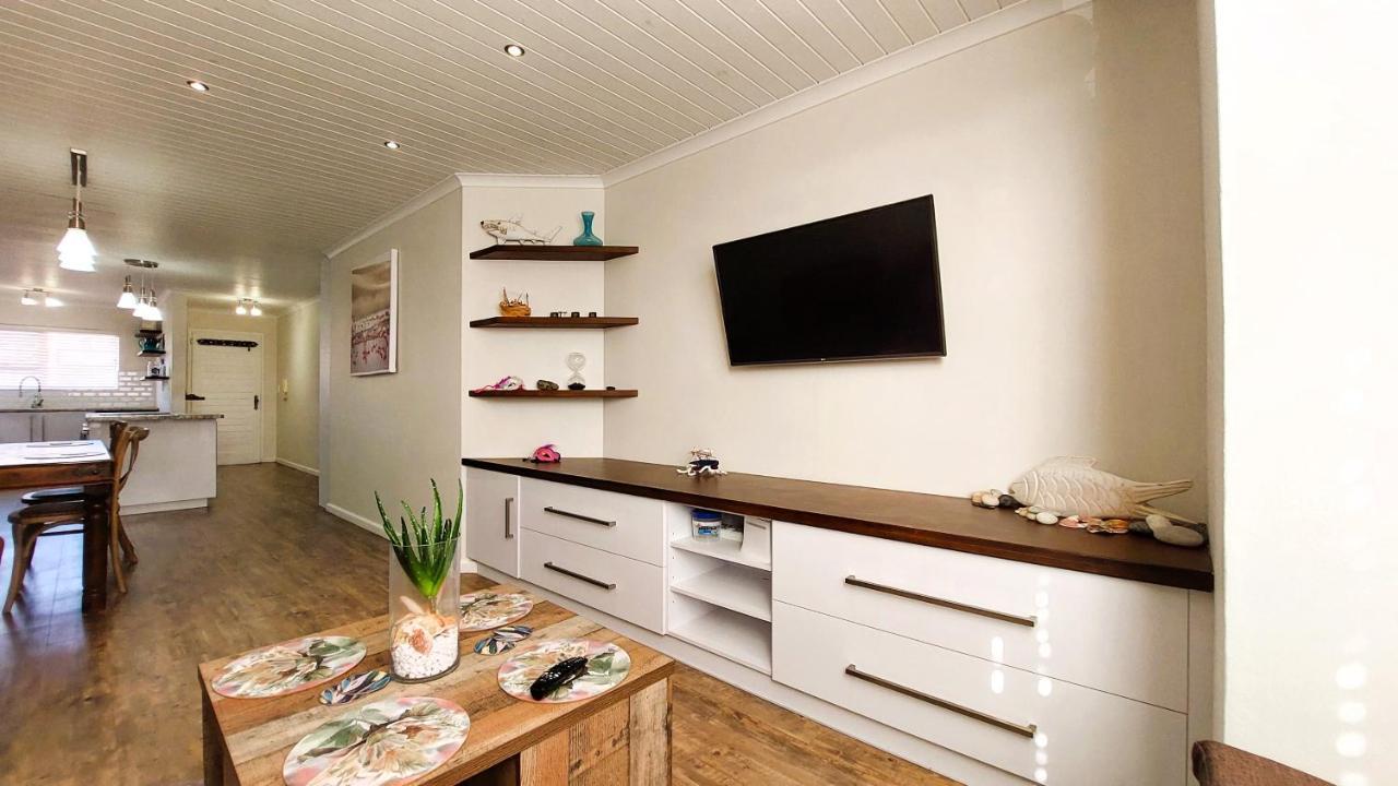 Nautilus 2 Bedroom Self-Catering Apartment Суакопмунд Екстериор снимка