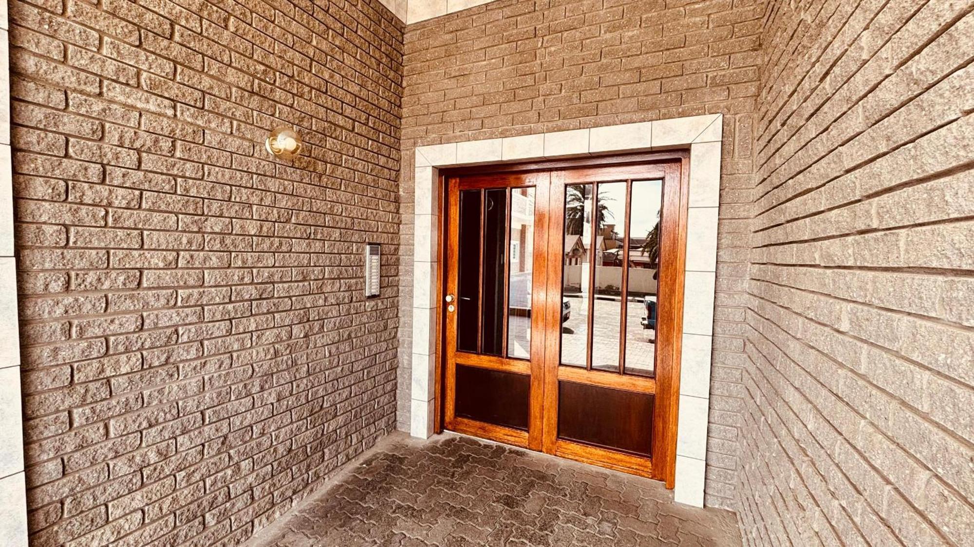 Nautilus 2 Bedroom Self-Catering Apartment Суакопмунд Екстериор снимка